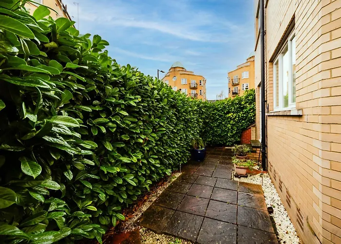 Amazing Apartment In Canada Water - Free Parking