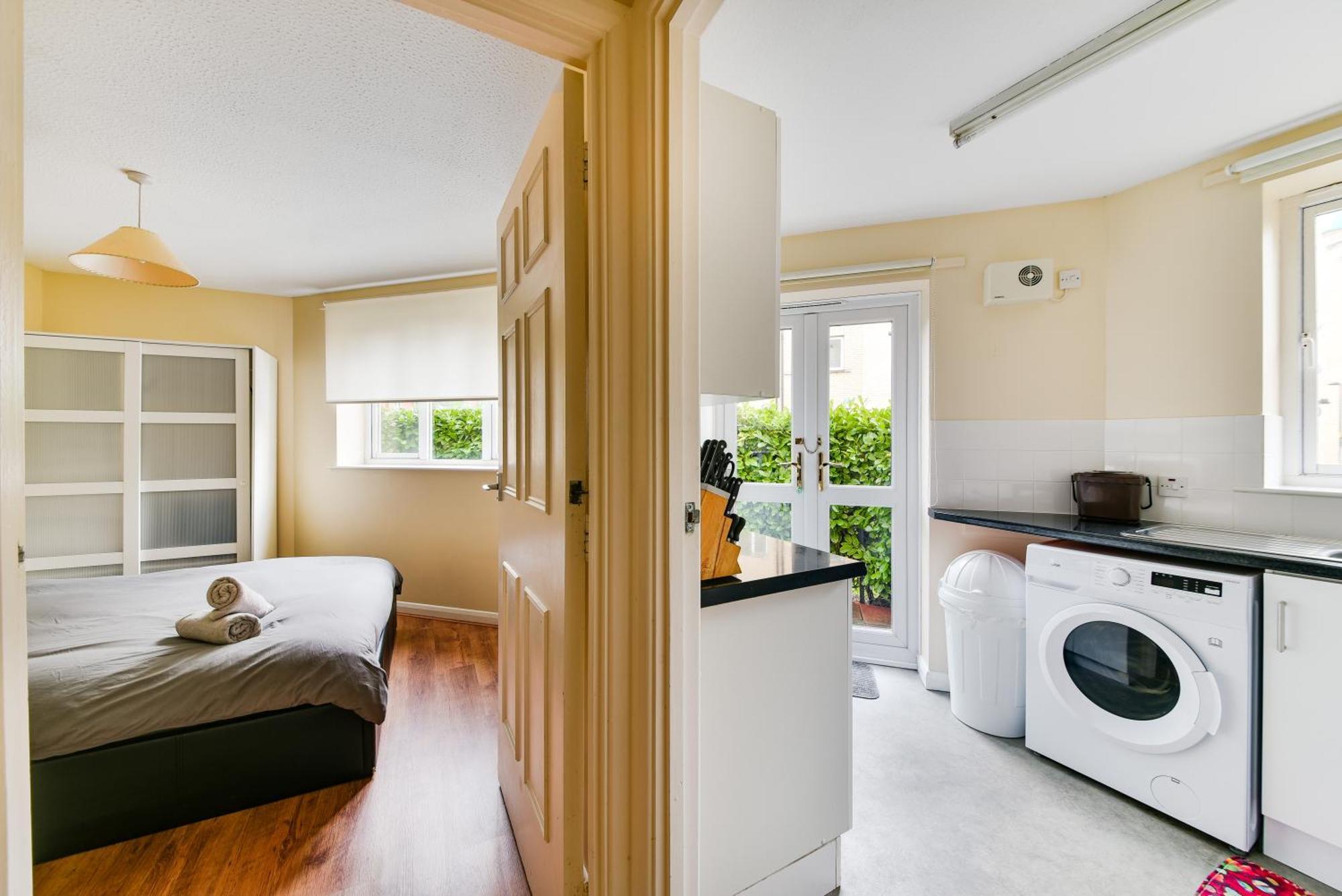 Amazing In Canada Water - Free Parking Apartment